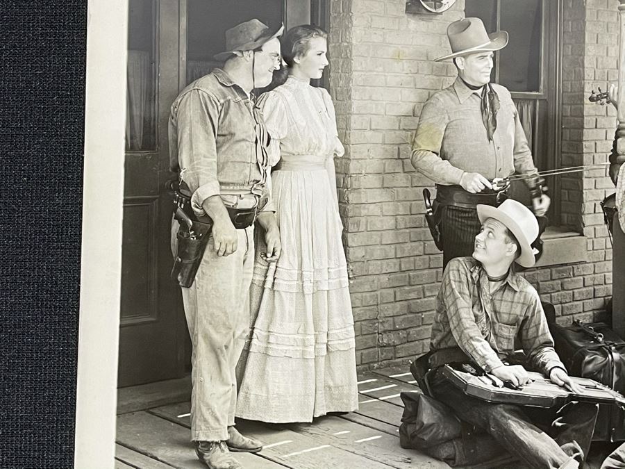 Actress Carole Mathews Old Hollywood B&W Photograph From 1940 Western Movie Scene 'The Durango Kid' 8.5 X 11 [Photo 3]