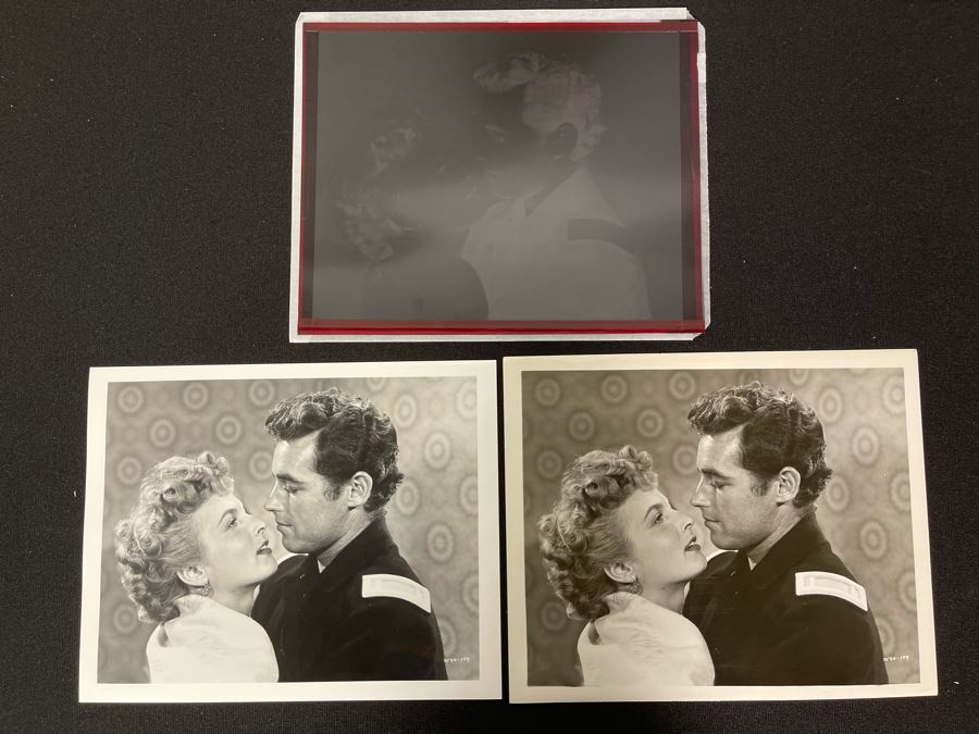 Actress Carole Mathews Old Hollywood B&W Photographs From Movie Scene With Original Large Negative 8.5 X 11 [Photo 1]
