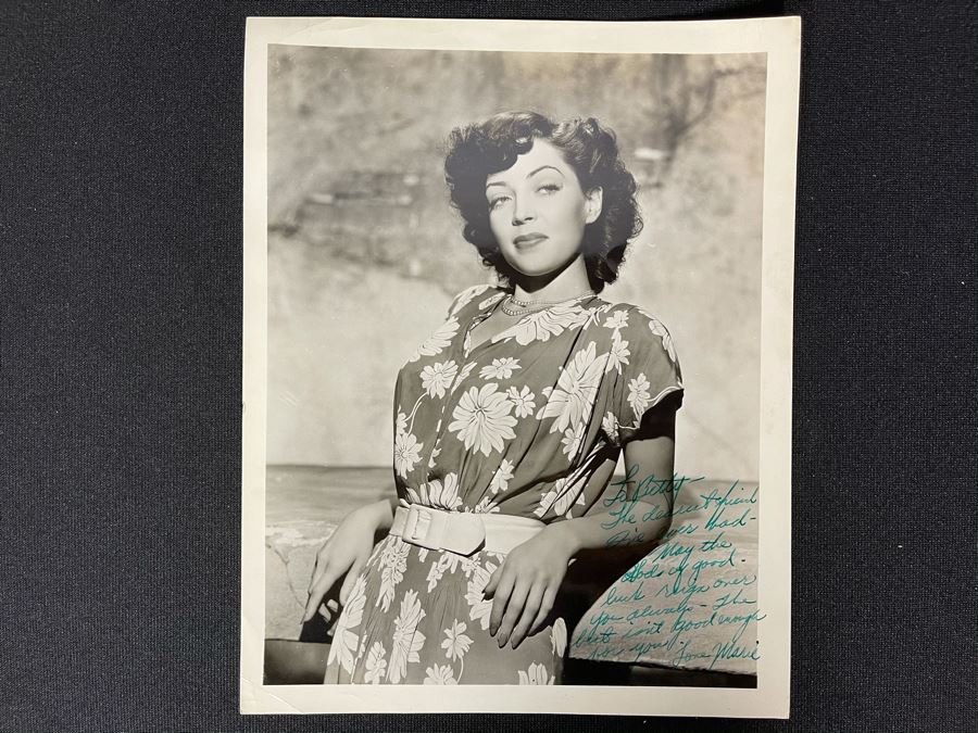 Old Hollywood Actress Marie Windsor Signed B&W Photograph 8.5 X 11 [Photo 1]