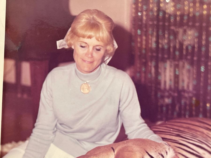 Vintage 1974 Mind-Blowing Photo Signed By Azure Dee Titled B.C. & Me Showing Azure Petting 310lb Sumatran Tiger 3.5 X 5 [Photo 4]