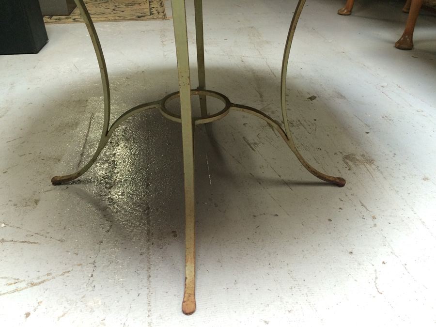 Green Wrought Iron Outdoor Circular Patio Table with Wooden Top [Photo 2]