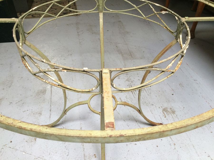 Green Wrought Iron Outdoor Circular Patio Table with Wooden Top [Photo 3]