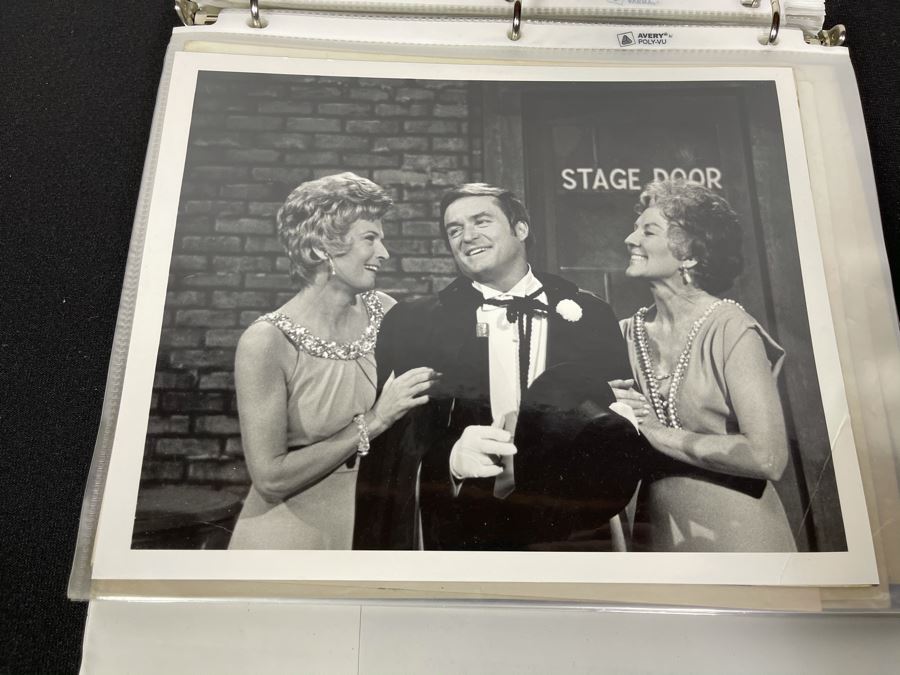 Actress Carole Mathews Old Hollywood Personal Filmography Scrapbook With Movie Scene & Set B&W Photos And Clippings Westerns - See Photos [Photo 34]