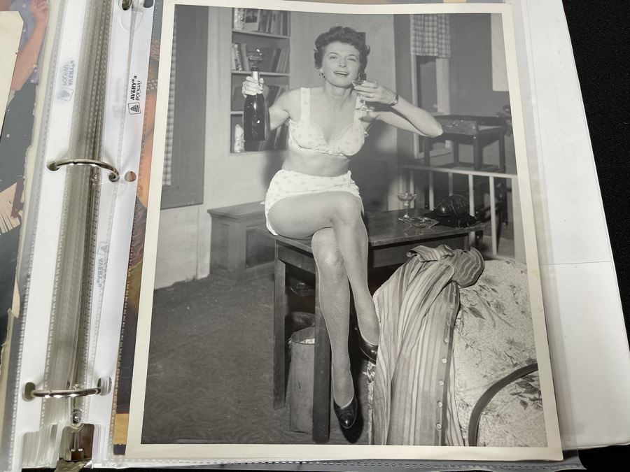 Actress Carole Mathews Old Hollywood Personal Filmography Scrapbook With Movie Scene & Set B&W Photos And Clippings Westerns - See Photos [Photo 67]