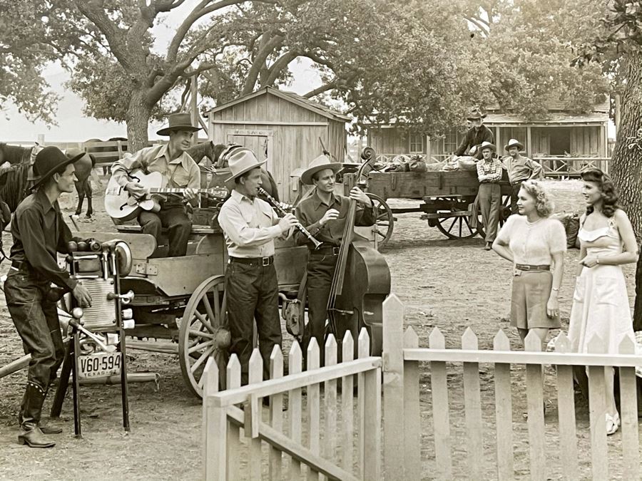 Actress Carole Mathews Old Hollywood Personal Filmography Scrapbook With Movie Scene & Set B&W Photos And Clippings Westerns - See Photos [Photo 9]