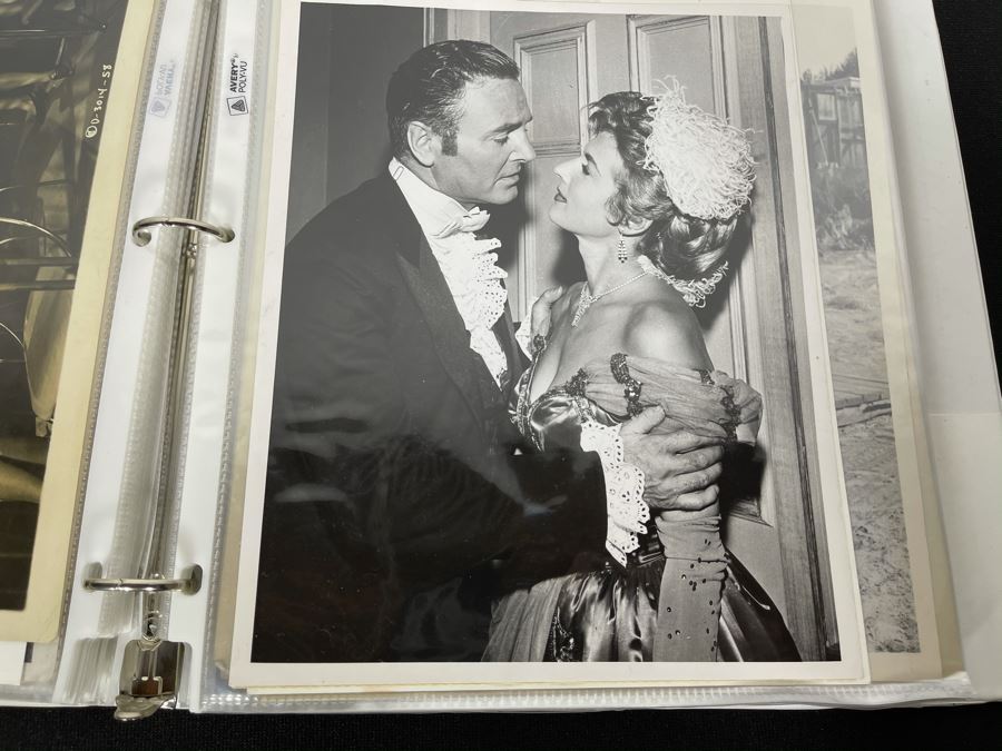 Actress Carole Mathews Old Hollywood Personal Filmography Scrapbook With Movie Scene & Set B&W Photos And Clippings Westerns - See Photos [Photo 37]