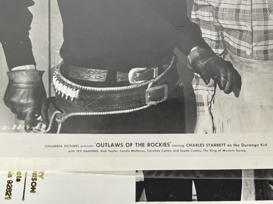 Actress Carole Mathews Old Hollywood Personal Filmography Scrapbook With Movie Scene & Set B&W Photos And Clippings Westerns - See Photos [Photo 39]