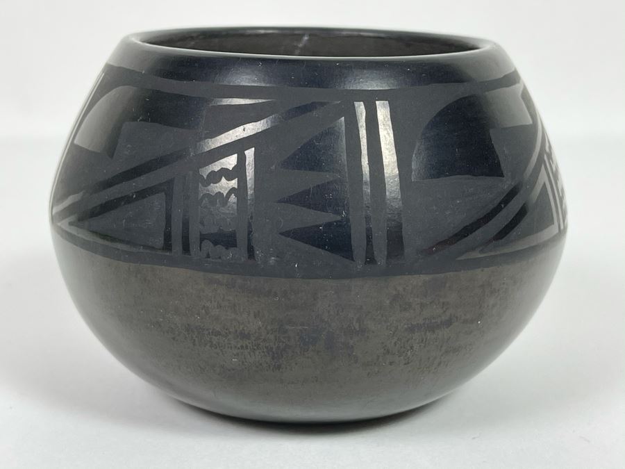 Native American Black Pottery Signed By Florence Naranjo San Ildefonso Pottery Santa Fe, NM 4W X 3H [Photo 4]