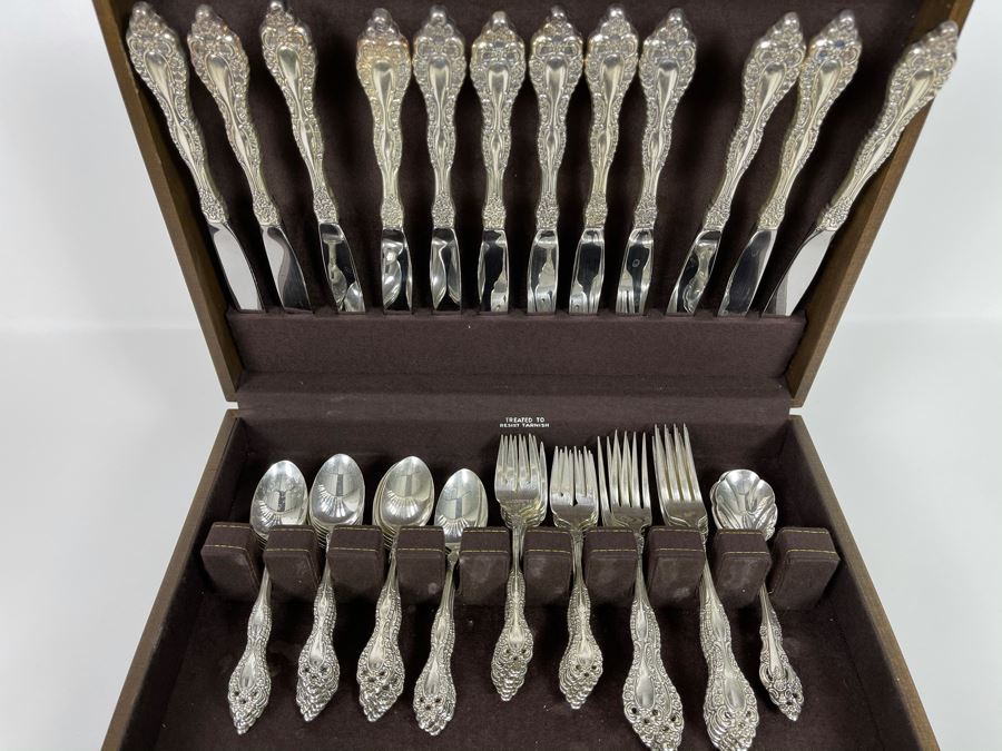 Apx Service For 12 1881 Rogers Oneida Flatware Set With Storage Box [Photo 1]