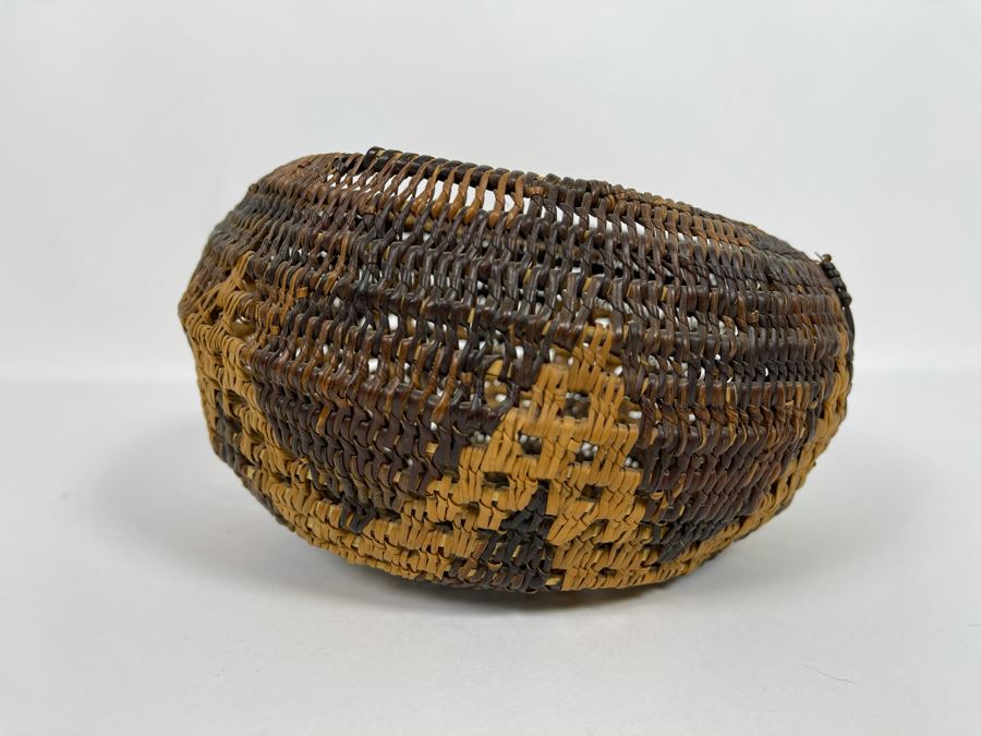 Vintage Woven Basket 8W X 4.5H [Photo 6]