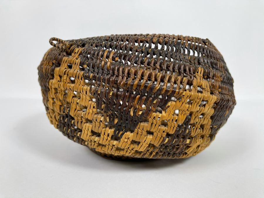 Vintage Woven Basket 8W X 4.5H [Photo 7]