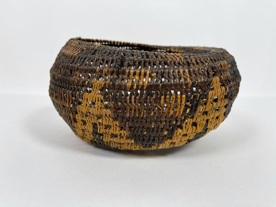 Vintage Woven Basket 8W X 4.5H [Photo 5]