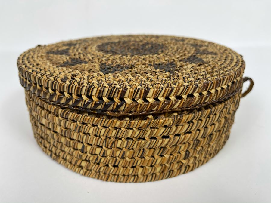 Vintage Woven Basket With Lid 8W X 3H [Photo 2]