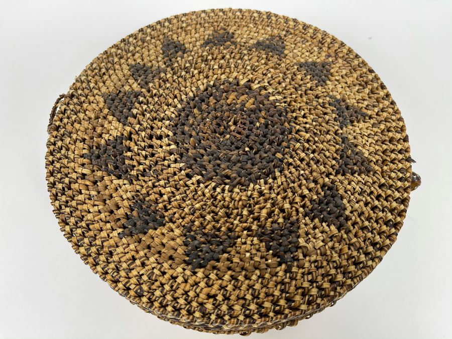 Vintage Woven Basket With Lid 8W X 3H [Photo 3]