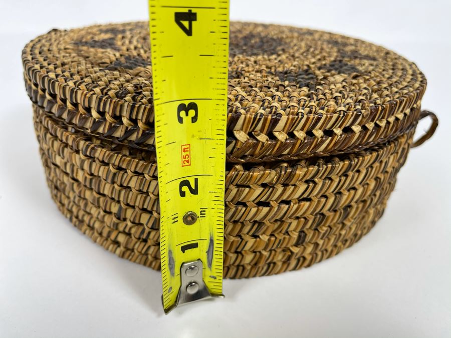 Vintage Woven Basket With Lid 8W X 3H [Photo 13]