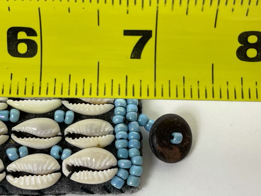 Hand Beaded Bracelet With Shells 7L Retails $50 [Photo 6]