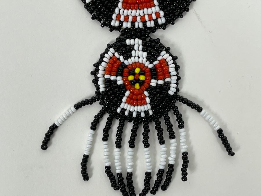 Hand Beaded Native Necklace [Photo 4]