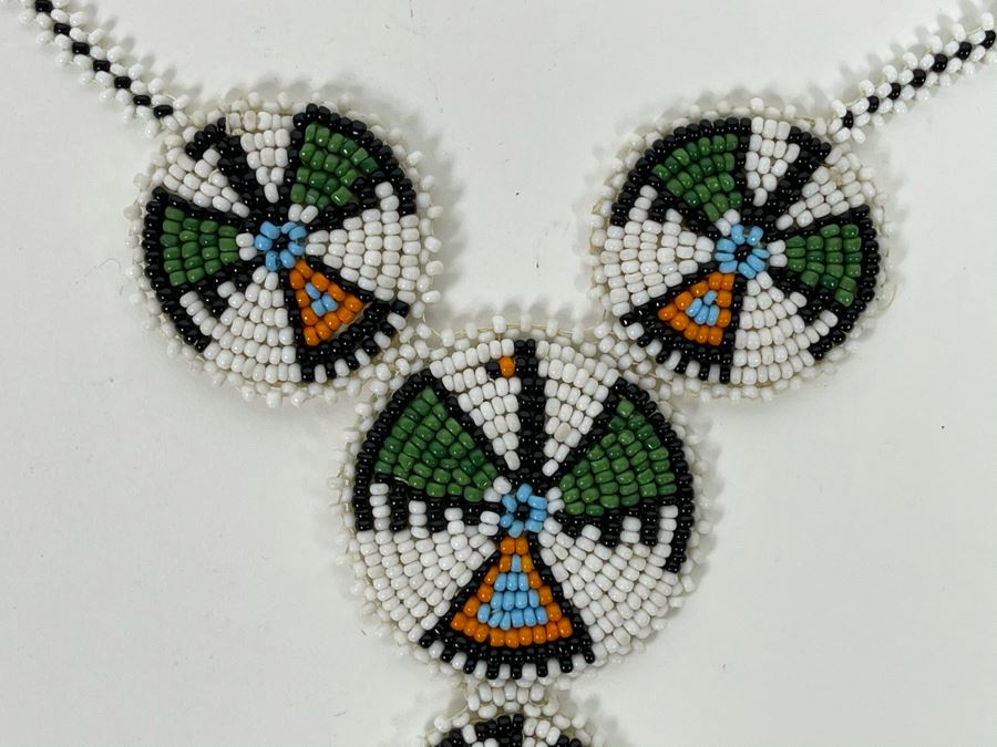 Hand Beaded Native Necklace [Photo 5]