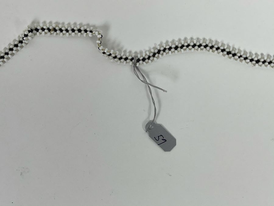 Hand Beaded Native Necklace [Photo 6]