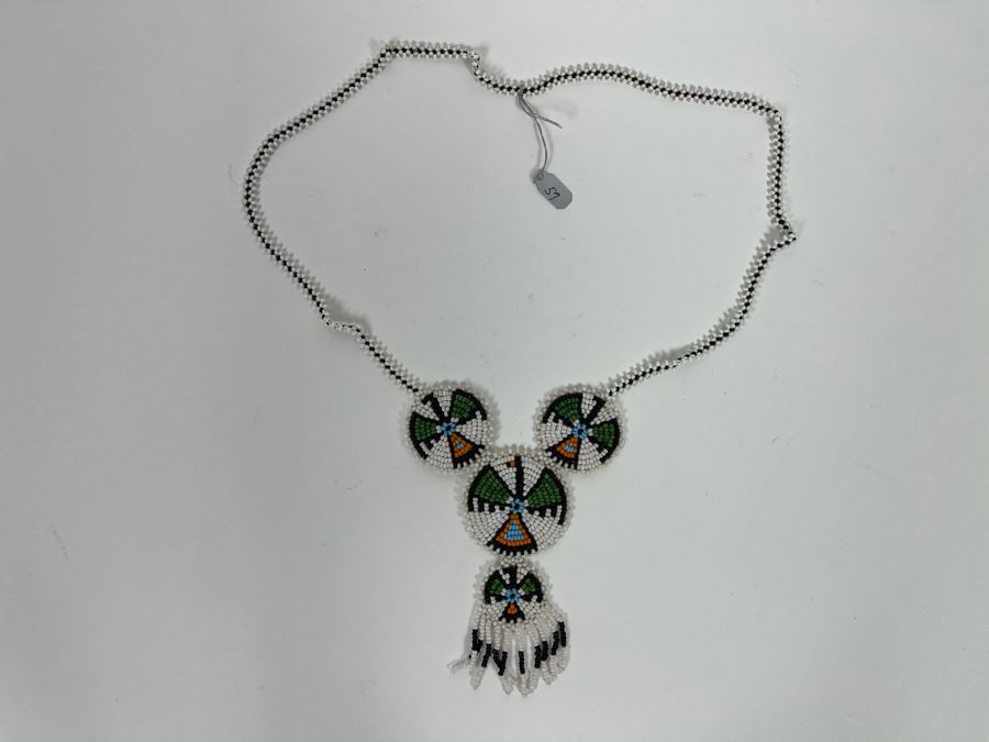 Hand Beaded Native Necklace [Photo 2]
