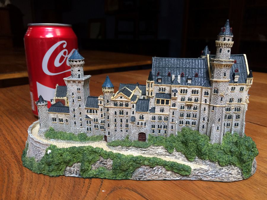 Neuschwanstein Castle Bavaria, Germany Danbury Mint 1993 [Photo 1]