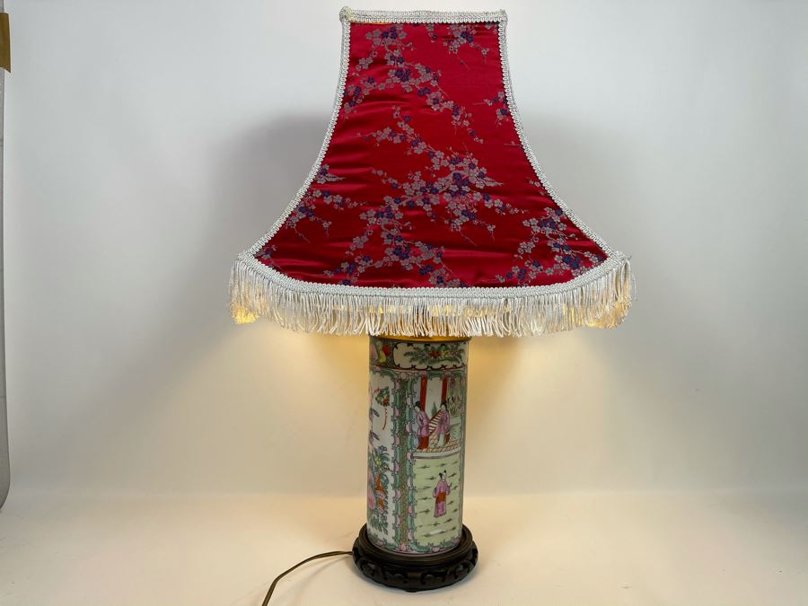 Vintage Chinese Famille Rose Porcelain Table Lamp With Silk Shade 26H [Photo 2]