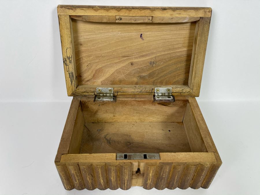 Vintage Relief Carved Wooden Box With Eagle On Lid 10W X 6.5D X 4.5H [Photo 9]