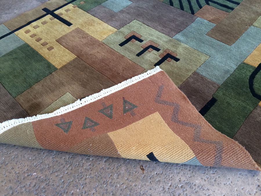 Contemporary Wool Area Rug - 6' x 9' [Photo 3]