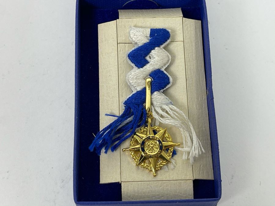 Vintage U.S. Navy Asiatic - Pacific Theatre Campaign Medal From U.S. Mint S & A Order 28675 With Original Box [Photo 1]