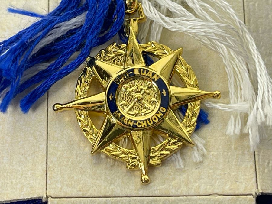 Vintage U.S. Navy Asiatic - Pacific Theatre Campaign Medal From U.S. Mint S & A Order 28675 With Original Box [Photo 3]