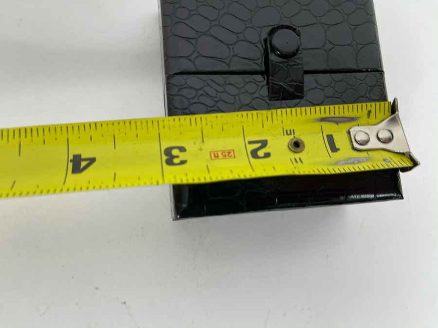 New Warner Bros Clock With Case 3.5 X 3 [Photo 6]