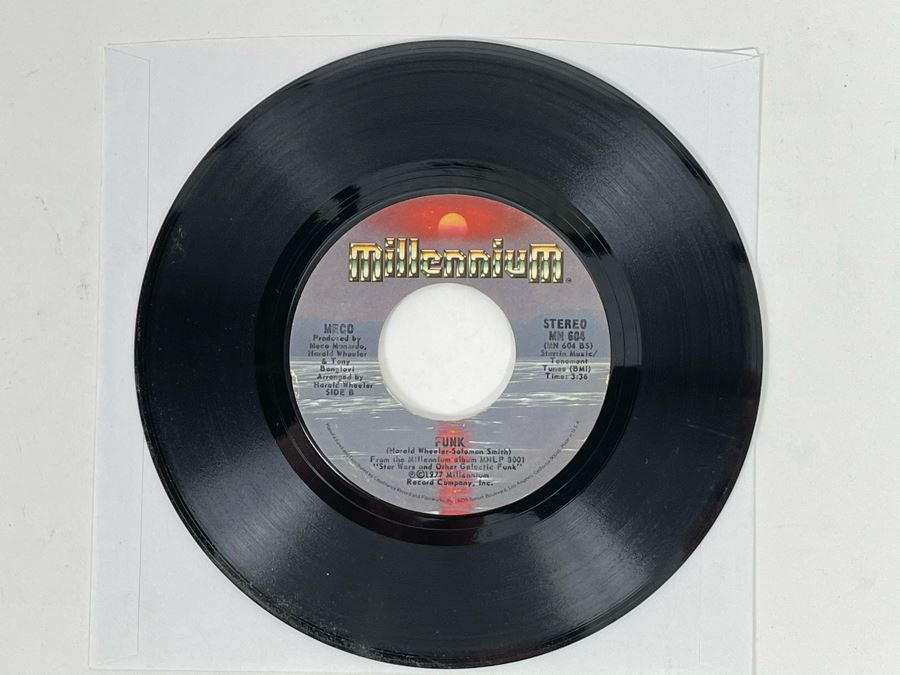 JUST ADDED - ORIGINAL 1977 STAR WARS THEME / CANTINA BAND 45RPM Record By MECO (Disco Funk Version) Millennium [Photo 5]