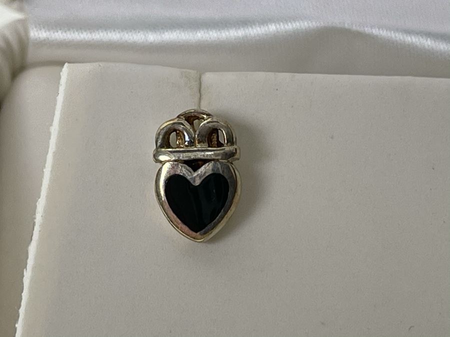 New Sterling Silver Irish Stud Earrings Retails $65 [Photo 3]