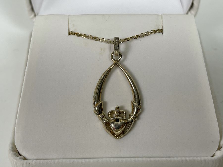 New Sterling Silver Irish Claddagh Pendant With Italian Sterling Silver Chain Necklace Retails $65 [Photo 2]