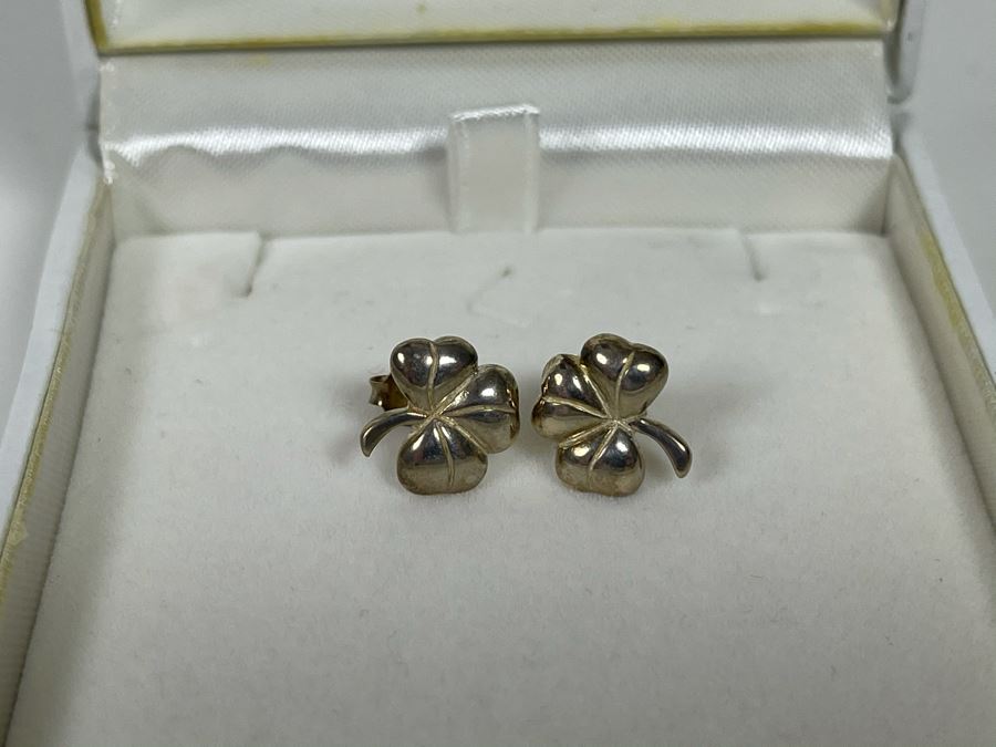 New Sterling Silver Irish Clover Stud Earrings Retails $65 [Photo 1]