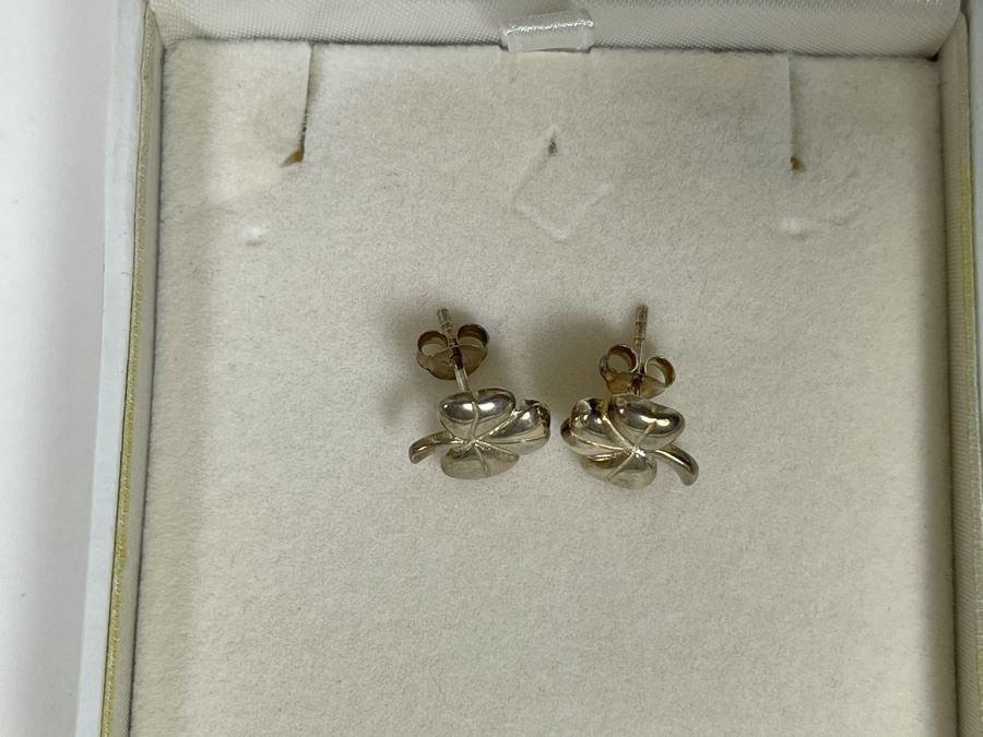 New Sterling Silver Irish Clover Stud Earrings Retails $65 [Photo 4]