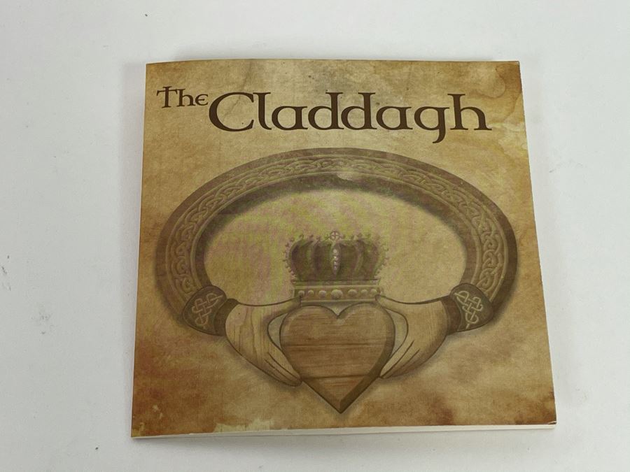 New Irish The Claddagh Wall Decor With Box [Photo 5]
