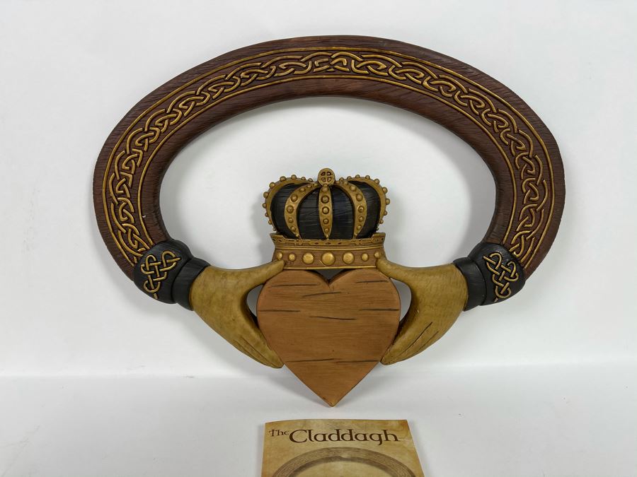 New Irish The Claddagh Wall Decor With Box [Photo 2]