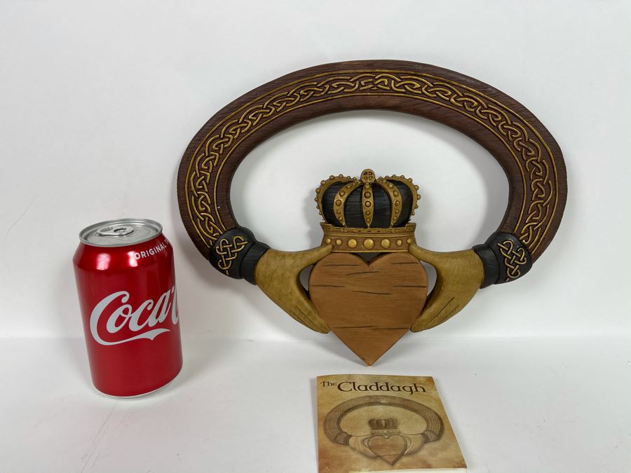 New Irish The Claddagh Wall Decor With Box [Photo 4]