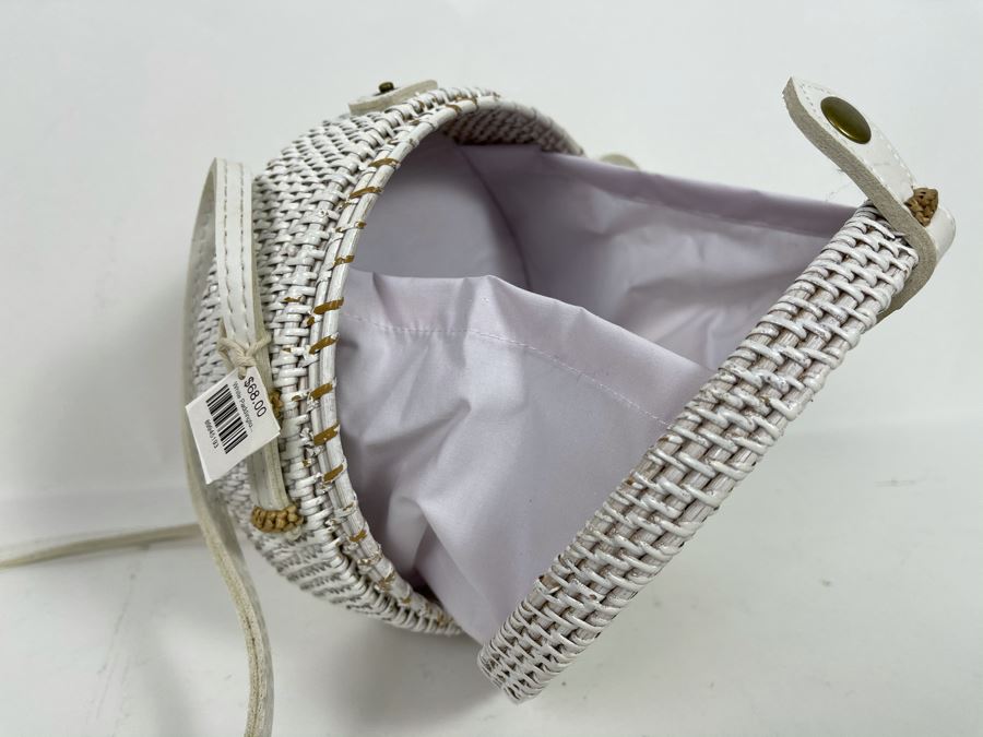 White Paddington Woven Handbag 8'R Retails $68 [Photo 3]