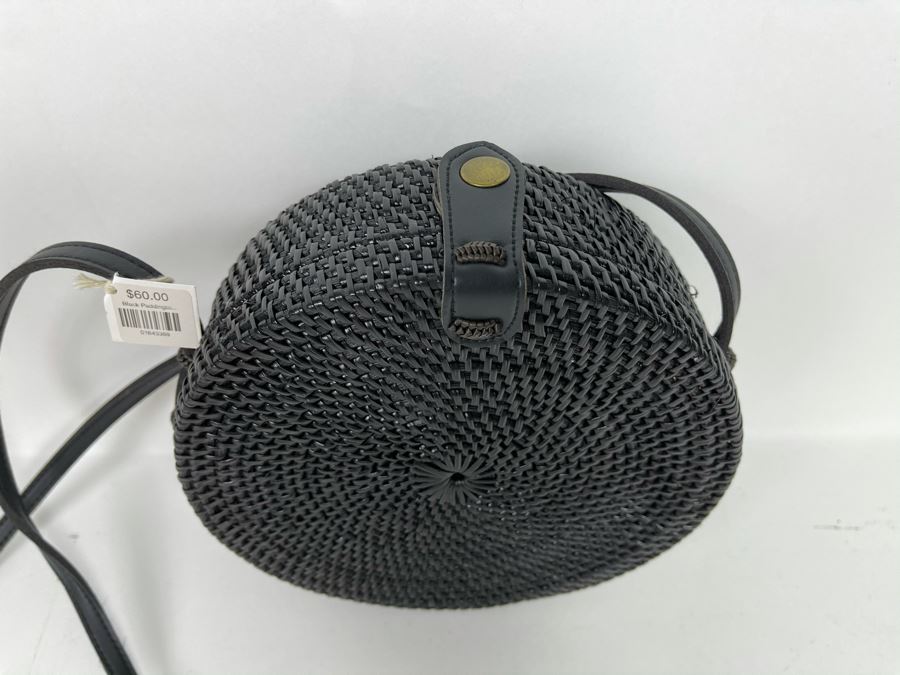 Black Paddington Woven Handbag 8'R Retails $60 [Photo 2]