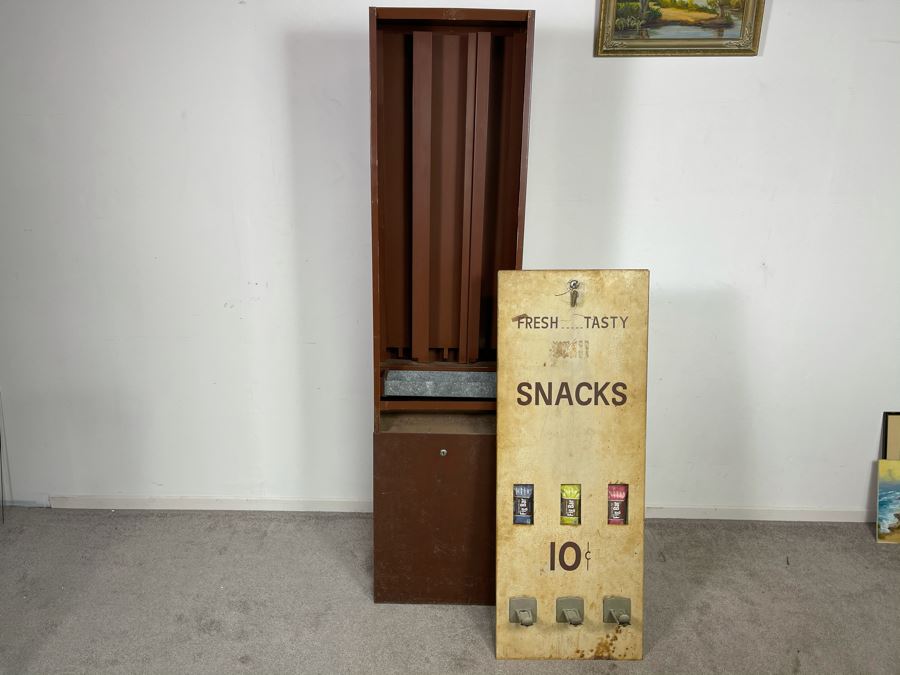 Vintage 10 Cent Metal Candy Vending Machine With Key 16.5'W X 10'D X 68.5'H [Photo 2]