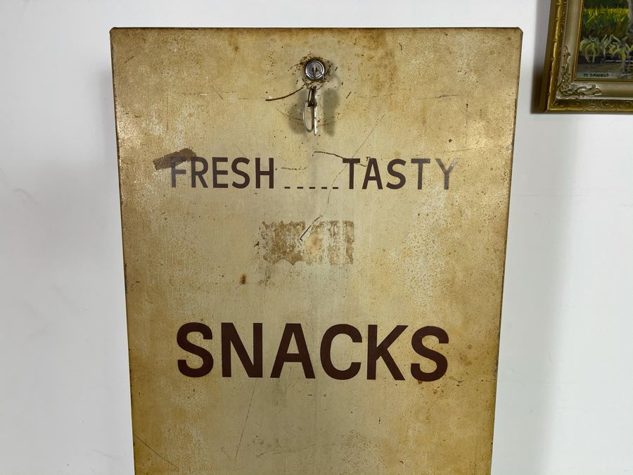 Vintage 10 Cent Metal Candy Vending Machine With Key 16.5'W X 10'D X 68.5'H [Photo 6]