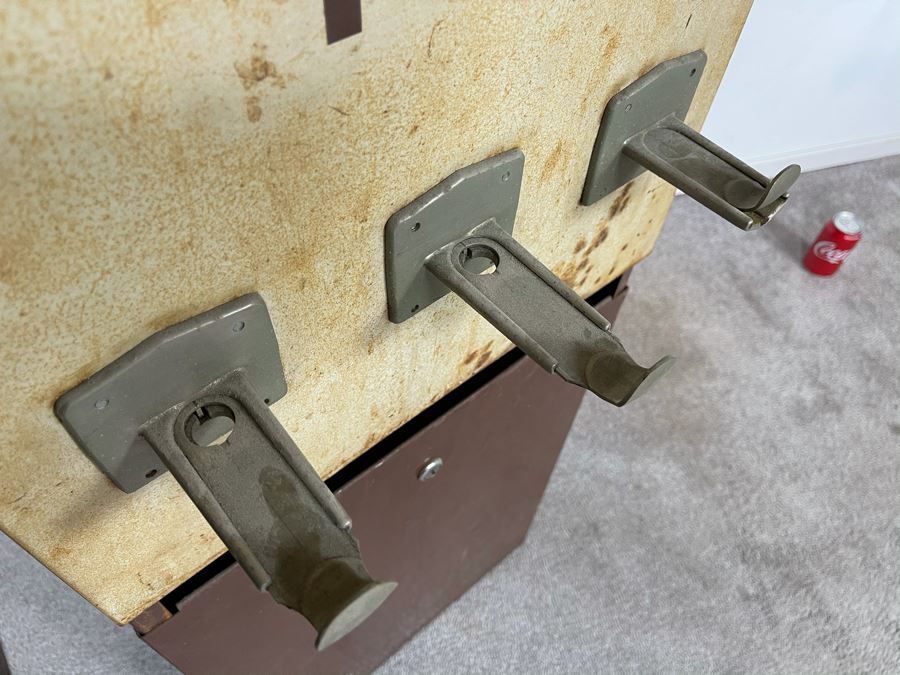 Vintage 10 Cent Metal Candy Vending Machine With Key 16.5'W X 10'D X 68.5'H [Photo 17]