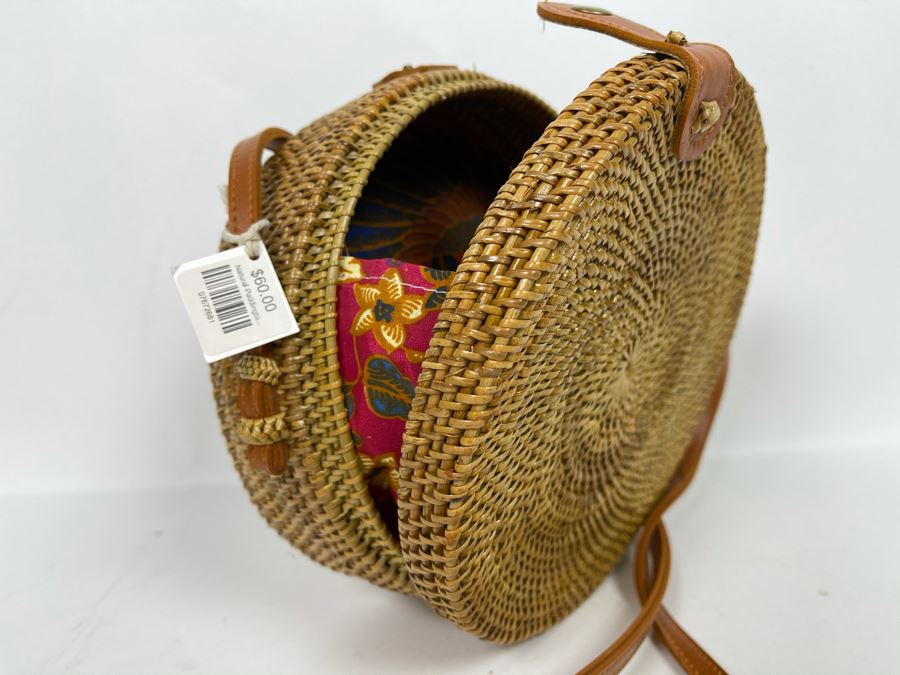 Brown Paddington Woven Handbag 8'R Retails $60 [Photo 4]