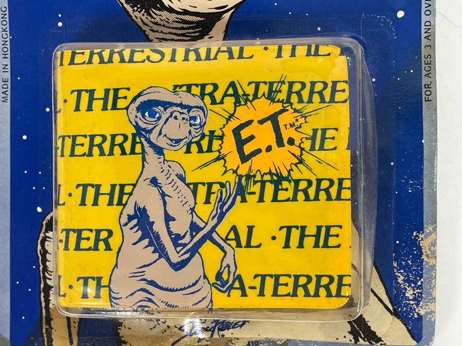 Vintage E.T. Movie Wallet On Damaged Card [Photo 2]