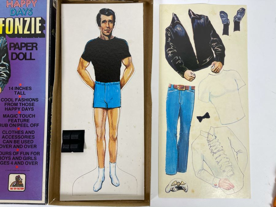 Vintage 1976 Happy Days Fonzie Paper Doll By The Toy Factory [Photo 3]