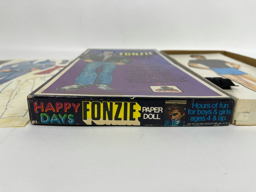 Vintage 1976 Happy Days Fonzie Paper Doll By The Toy Factory [Photo 8]