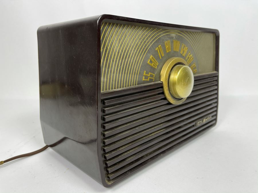 Vintage Mid-Century WORKING Tube Radio By RCA Victor Golden Throat Tone 11W X 6D X 7.5H [Photo 5]