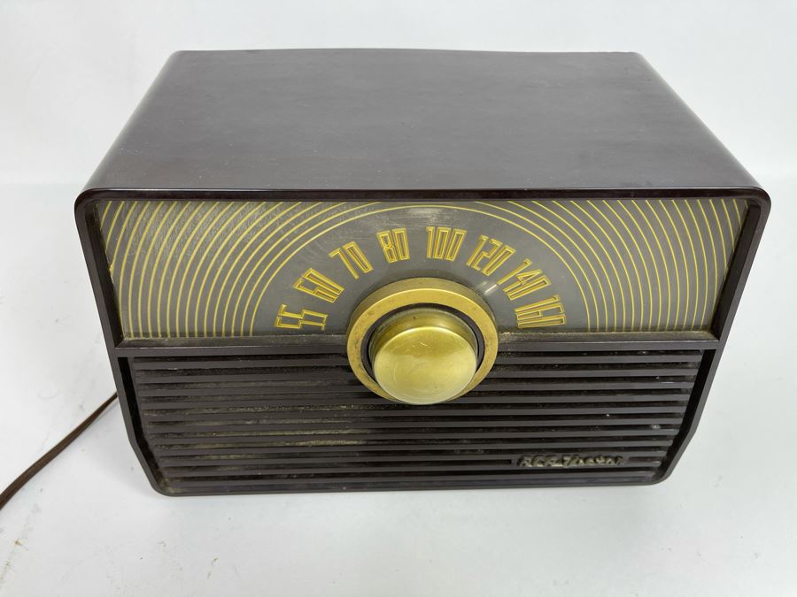 Vintage Mid-Century WORKING Tube Radio By RCA Victor Golden Throat Tone 11W X 6D X 7.5H [Photo 4]